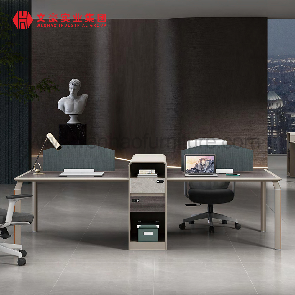 El puesto de trabajo del ordenador de los muebles comerciales del diseño moderno divide el escritorio de oficina de la tabla del personal de oficina de 4 personas