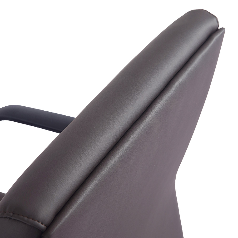 silla con estructura de acero