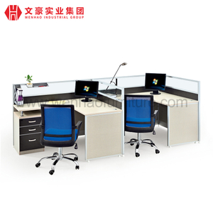 Diseño moderno de tamaño estándar, puesto de trabajo personalizado en forma de L, cubículo de oficina, 4 asientos